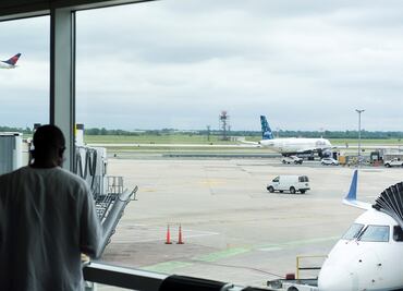 FAA pide a aeropuertos no vender alcohol para llevar por aumento de pasajeros rebeldes