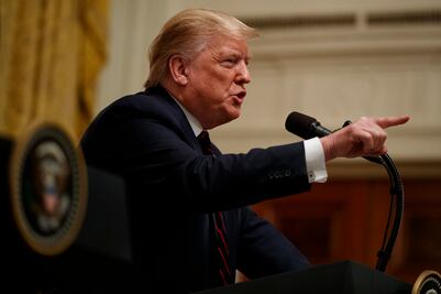 Donald Trump desvió dinero para construir el muro fronterizo con México