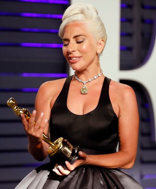 Lady Gaga y su millonario collar con el que impactó en los Oscar