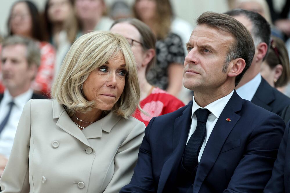 De la cachetada al silencio total. ¿Qué pasa entre Brigitte y Emmanuel Macron? ¿Hay divorcio? Foto: AFP