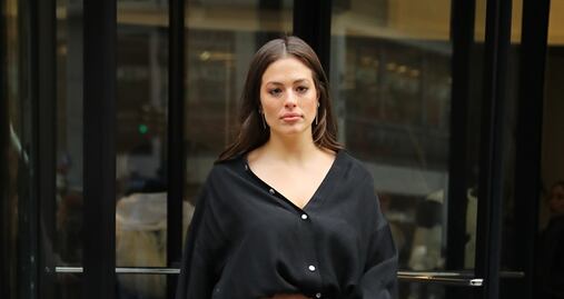 Ashley Graham deslumbra ataviada en leggings de látex