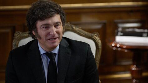 Milei rompe el silencio sobre la pancarta de Malvinas y respalda a la Selección Argentina: “Es válida y lícita”
