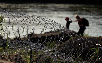 Agentes de Texas "recibieron órdenes" de empujar a migrantes de vuelta al Río, incluyendo bebés y niños