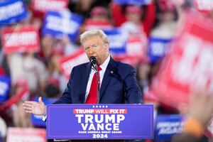 Trump amenaza con aranceles del 25% a México si no para "embestida" de "criminales". VIDEO