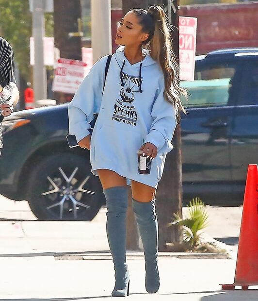 Ariana Grande presume sexy silueta con tendencia ‘sin pantalón’