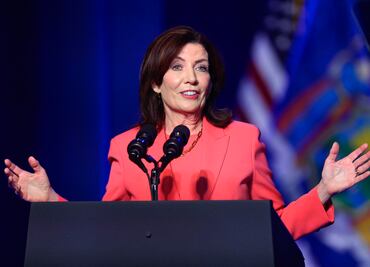 Gobernadora de NY dice que niños afroamericanos del Bronx no saben qué es un computadora