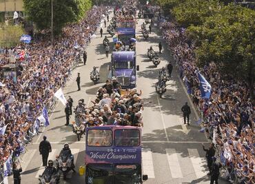 Desfile de los Dodgers: un millón de fanáticos toman las calles para celebrar título de Serie Mundial. VIDEOS