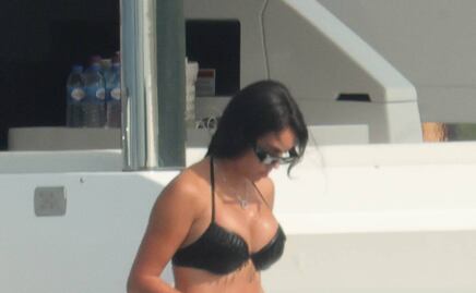 Georgina Rodríguez impacta con bikini negro en vacaciones con Cristiano Ronaldo