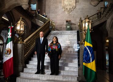 Clara Brugada entrega las llaves de la CDMX al vicepresidente de Brasil, Geraldo Alckmin