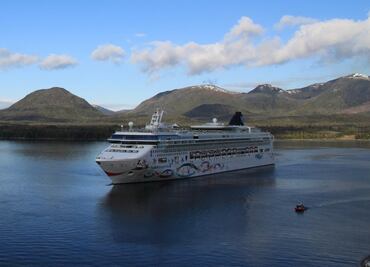 Imponen cuarentena en crucero de Alaska tras detectar pasajero con Covid-19