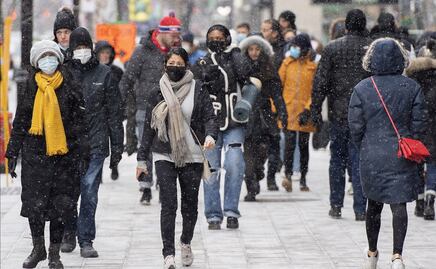 Vacunados, con síntomas leves por ómicron; no vacunados pueden enfermar gravemente