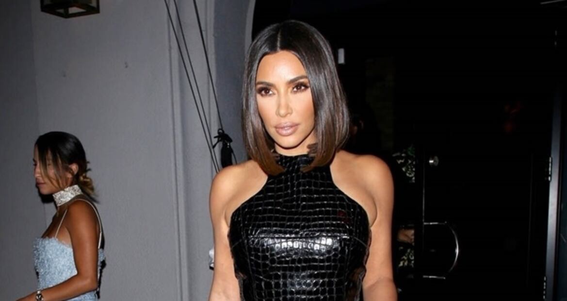 Kim Kardashian remarca sus curvas en leggings