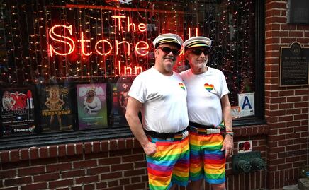 Rusia prohíbe los procedimientos de transición de género y limita la paternidad transgénero