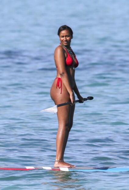 Así vacaciona Barack Obama con sus hijas en el paraíso de Hawái