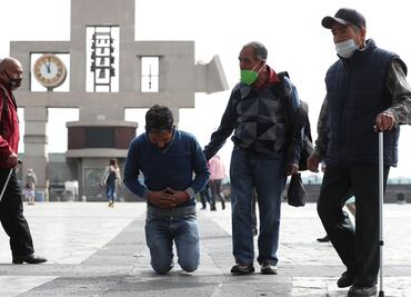 Mexicanos hacen fila en la Basílica de Guadalupe antes del cierre por Covid