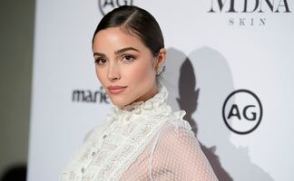Olivia Culpo luce tendencia 'sin pantalón' con diminuto look blanco