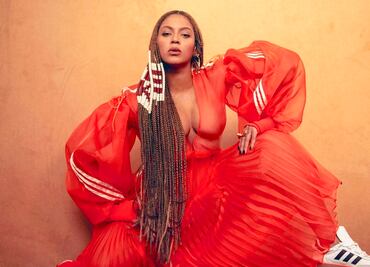 Beyoncé presume traje de baño acqua y 'rompe Instagram'