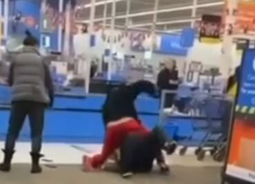 Hombre golpea a empleado que le pidió usar cubrebocas en tienda de Canadá