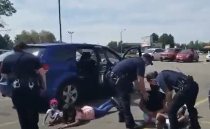 Video. Policías de Colorado esposan a familia afroamericana por error