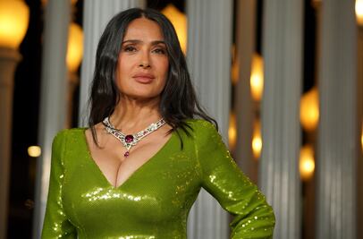 Salma Hayek se roba los suspiros en la Gala de Arte y Cine LACMA con glamoroso vestido bustier  