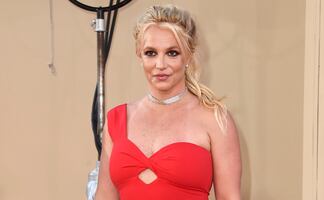 Britney Spears sorprende en Instagram con arriesgada lencería roja