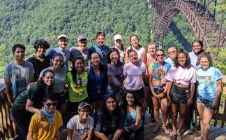 EU ofrece becas para que mexicanos entren a campamento de Ciencias este verano