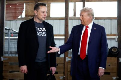 Trump aplaude polémicos correos a empleados federales ideados por Musk: "Si no contestan, quedan despedidos"