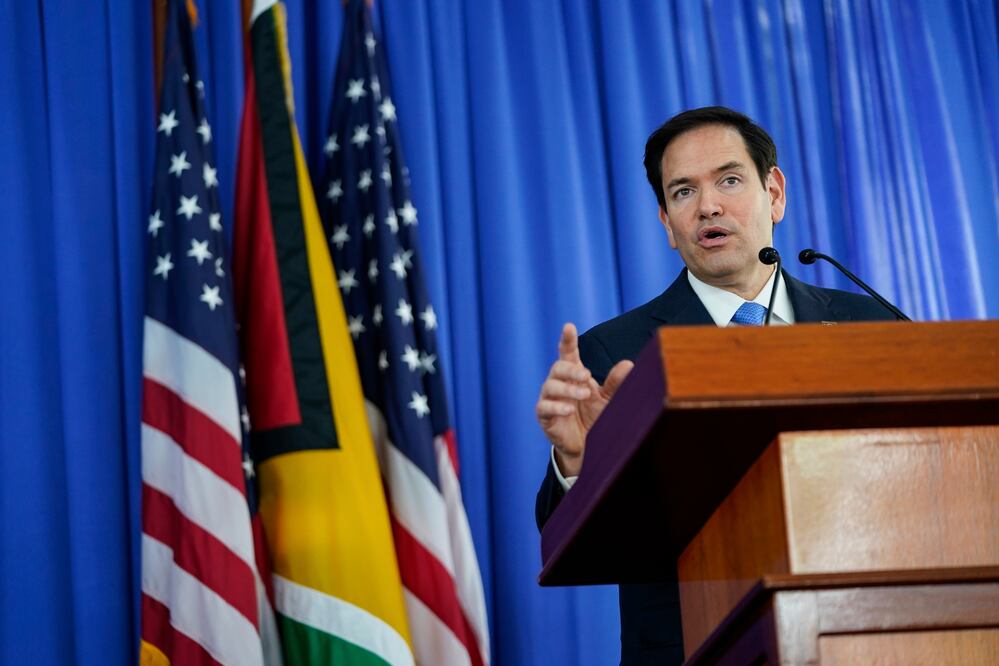 Migrantes enviados a Guantánamo eran "peores" que los de Al Qaeda: Marco Rubio  (Nathan Howard/Pool photo via AP)