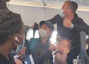 Expulsan a familia de avión por niña de 2 años que no usaba cubrebocas