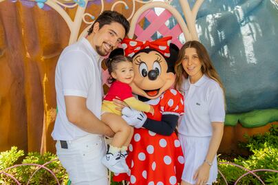 Las emocionantes vacaciones Alejandro Fernández Jr. y su familia en Disneyland