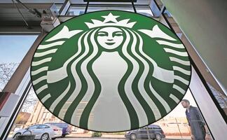 Starbucks pagará multa de 25.6 millones de dólares por el despido injusto de una empleada blanca tras incidente racial