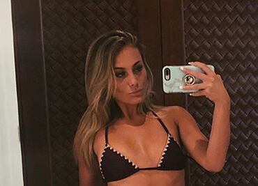 La novia de Luis Miguel arrasa con fotos en lencería