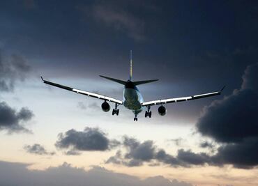 Estos son los viajeros que no deben pagar TUA al viajar en avión