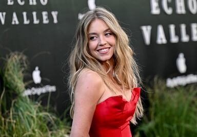 Sydney Sweeney se luce etérea con pequeño look vaquero en sesión  