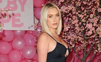 Anastasia Karanikolaou y el microbikini con el que encendió el Caribe