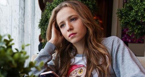 Jóvenes sin pareja sufren menos depresión, según estudio