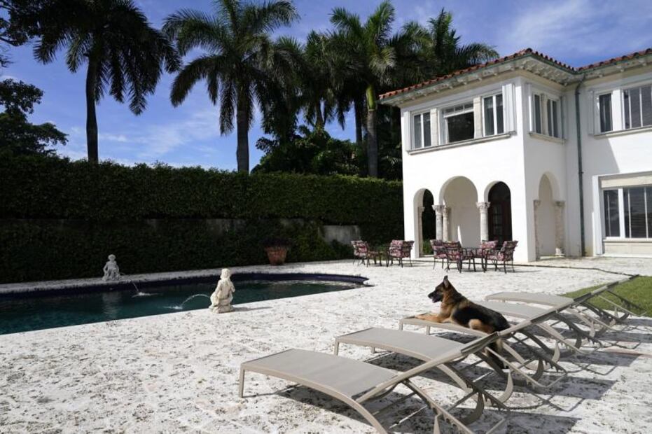 El perro más rico del mundo vende mansión en Miami por 32 millones de dólares