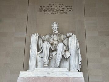 ¿Qué hay debajo del Lincoln Memorial? Esto yace bajo el famoso monumento de Washington DC