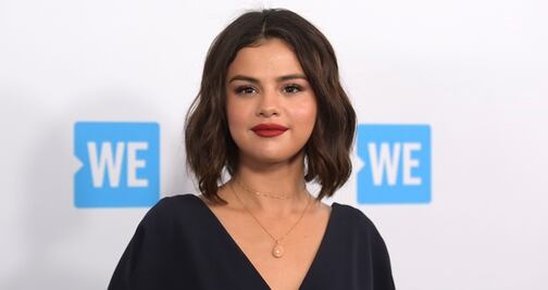Selena Gomez luce traje de baño en playa de México