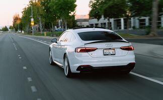 Multa millonaria: Magnate deberá pagar $110,000 dls por ir solo 27 km/h más rápido