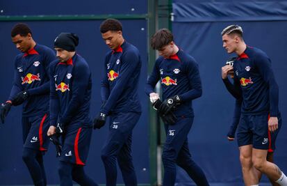 Auto colisiona con el autobús del Real Madrid en ruta hacia Leipzig