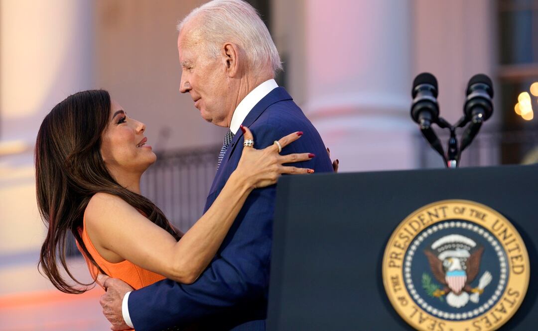 Eva Longoria y Joe Biden/ EFE/ Yuri Gripas / POOL