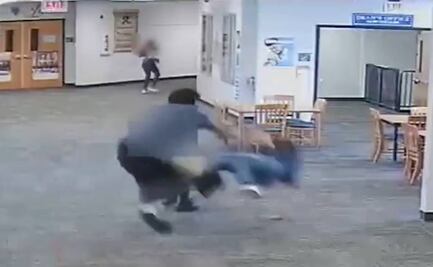 Video. Adolescente golpea a maestra por quitarle su Nintendo Switch en Florida