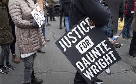 Familia de George Floyd asiste a funeral de otro afroamericano