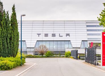 Tesla se desploma tras pelea entre Musk y Trump, pierde 140 mil millones de dólares en Wall Street
