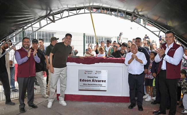 Edson Álvarez regresa a su natal Tlalnepantla y reinaugura deportivo donde jugaba de niño. FOTOS