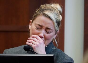 Amber Heard dice que quizo divorciarse de Johnny Depp porque temía por su vida