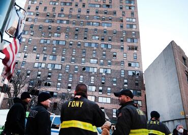 Incendio en edificio en Nueva York, el más grave en dos décadas en EU