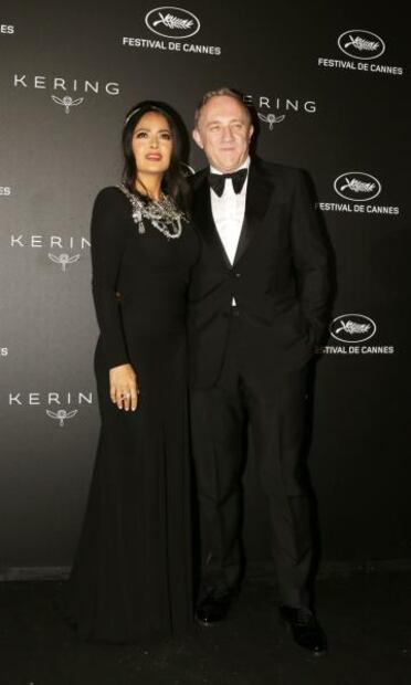 Priyanka Chopra y Salma Hayek impactan juntas en Antibes
