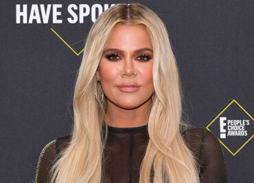 Khloé Kardashian destila glamour con vestido de transparencias